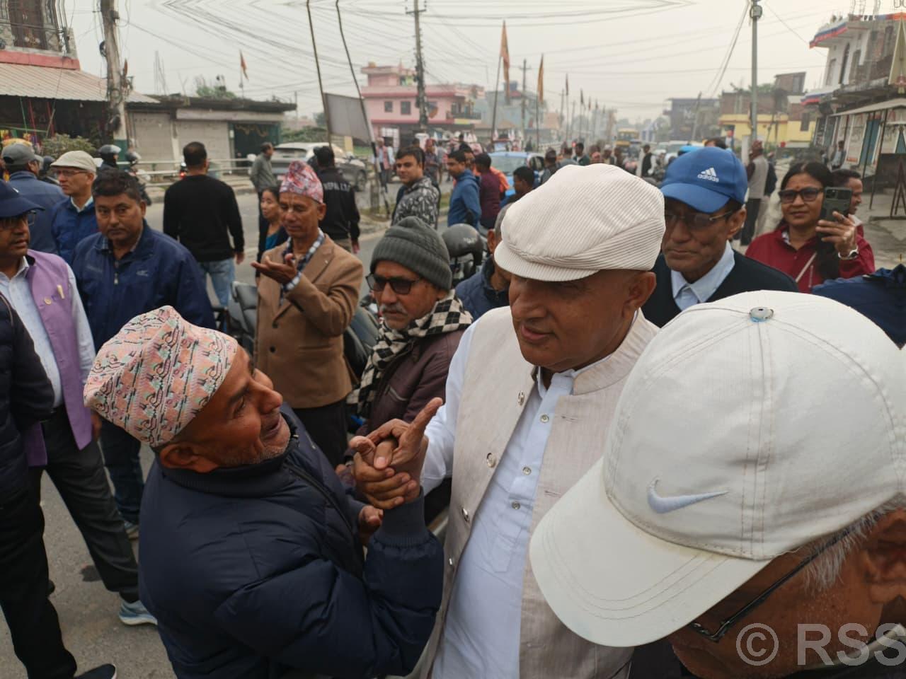 पिताको किरिया सकेर सेतो वस्त्रमै जनताको आँगनमा