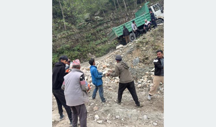 Myagdi locals launch volunteer campaign to repair dangerous Ghodepani road section