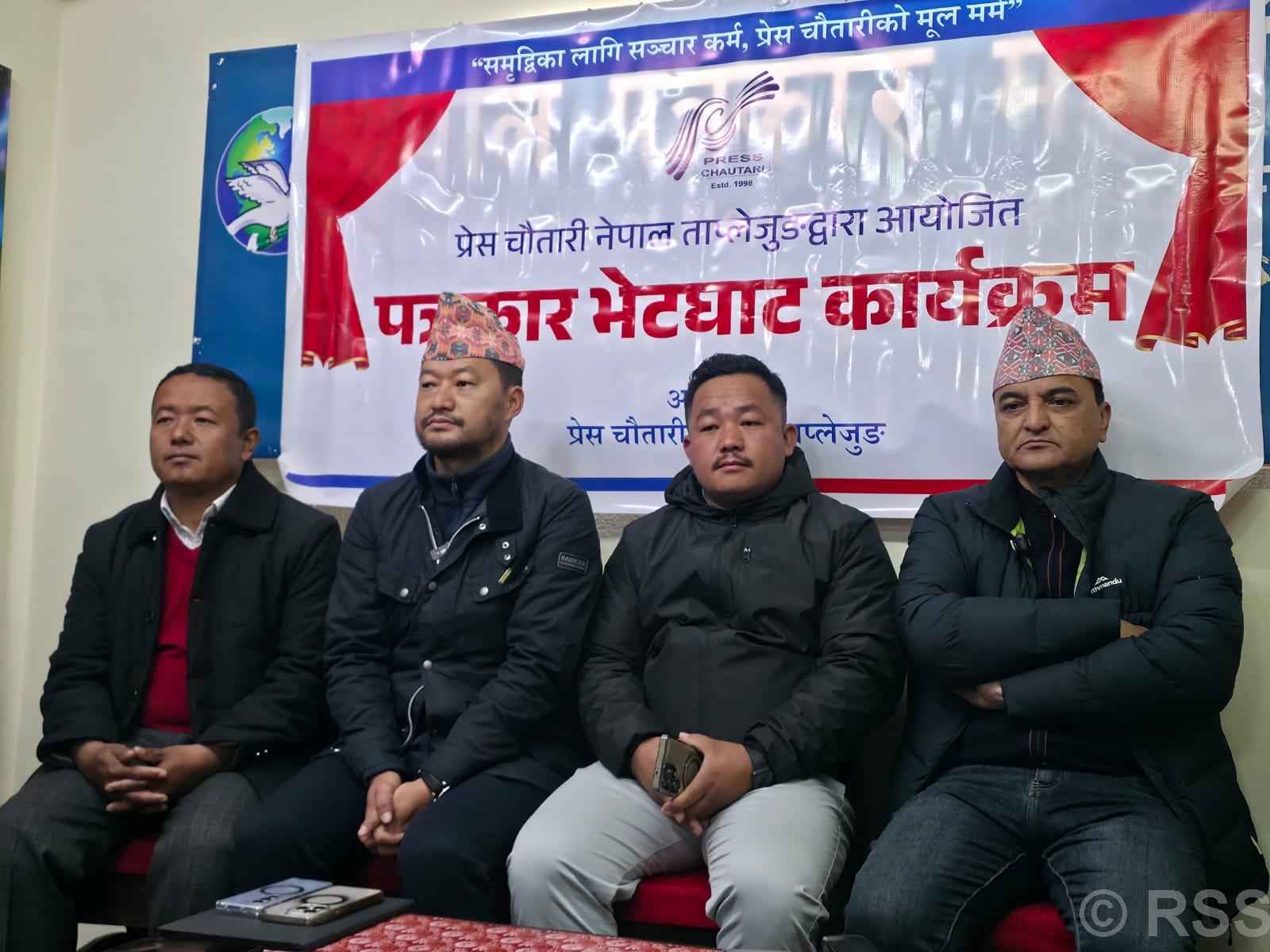 सरकारसँगको छलफलपछि एमाले निर्वाचनमा जाने निर्णयमा पुगेकाे हाे :  भट्टराई