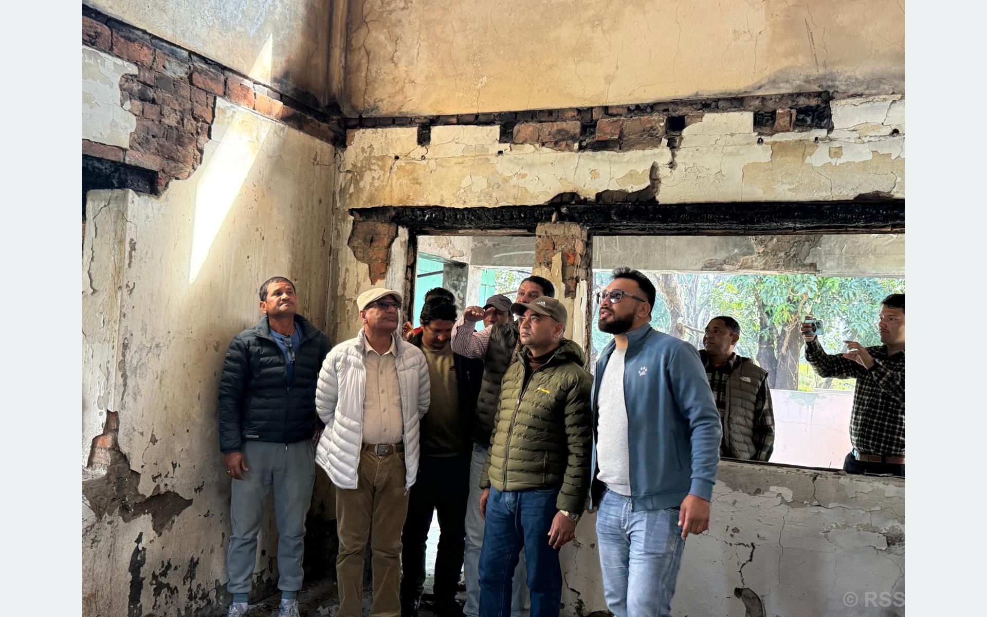   पाँच महिनापछि पूर्वगृहमन्त्री जलेको पुर्खौली घरमा