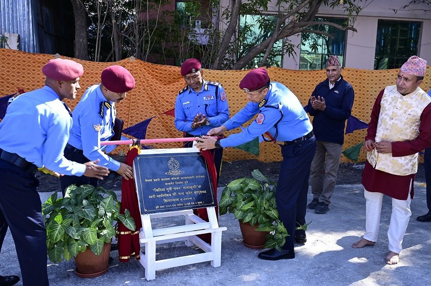   प्रहरी महानिरीक्षक खापुङ्गद्वारा किरियापुत्री भवन शिलान्यास