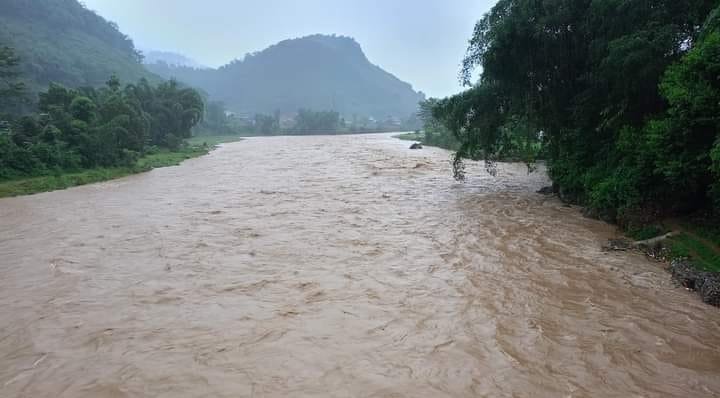   स्याङ्जाको आँधीखोलामा जलसतहले सतर्कता तह पार गर्‍यो