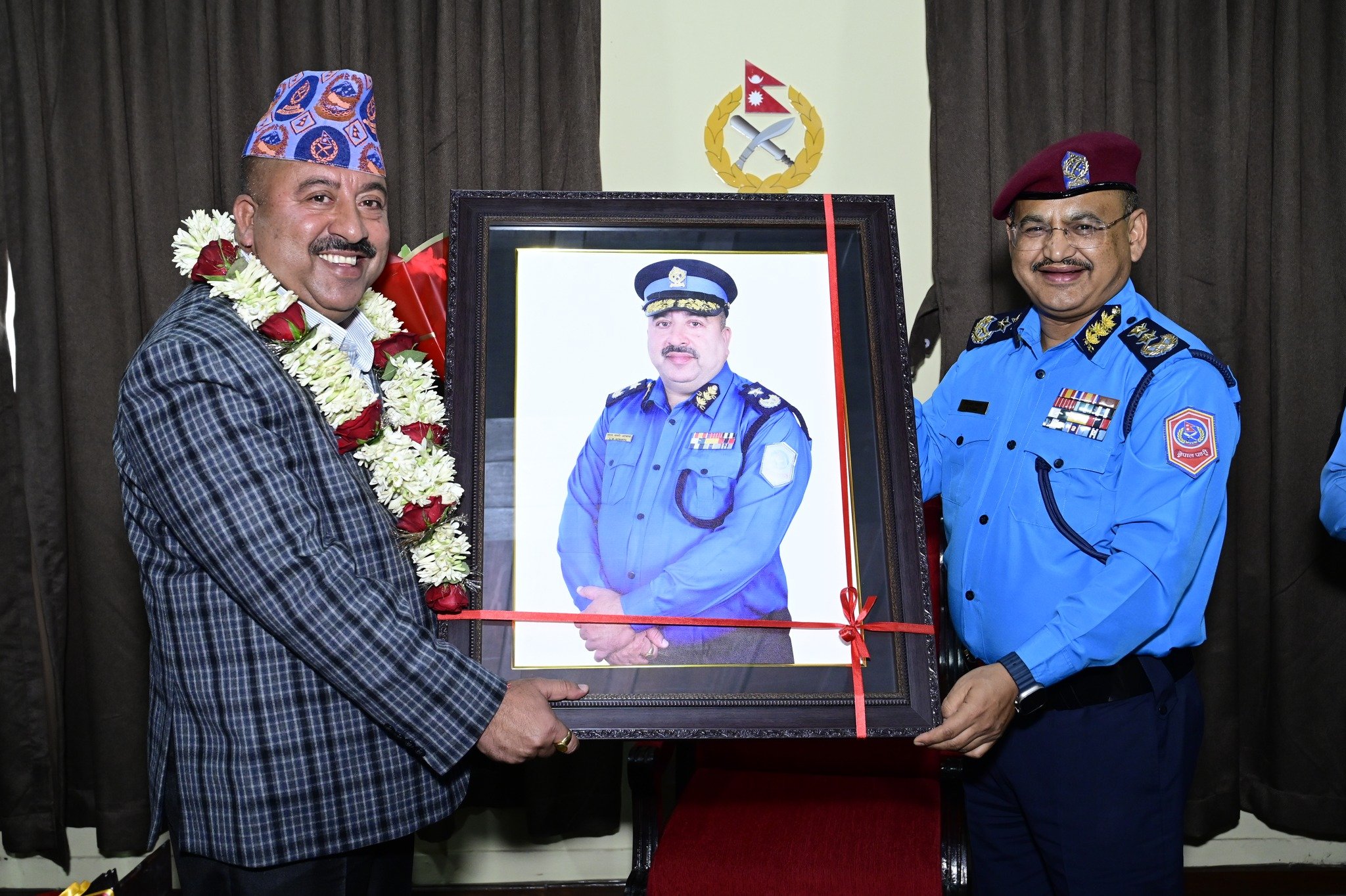 एआईजी आचार्य अवकाशमा