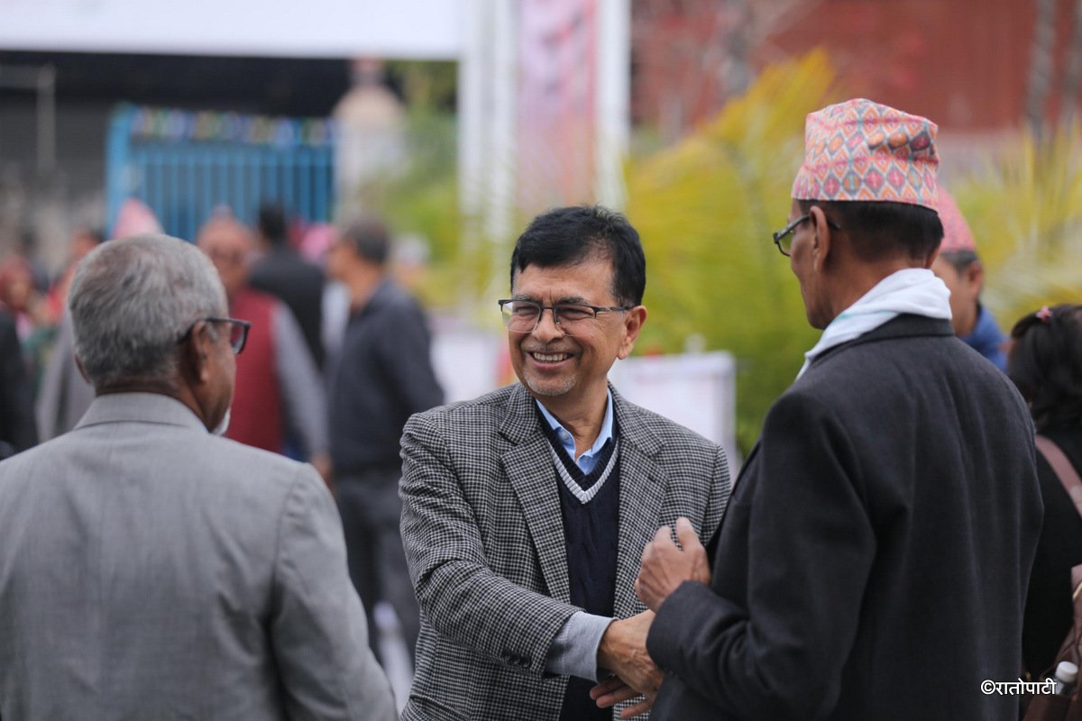 एकीकृत समाजवादीको केन्द्रीय कमिटी बैठकमा सदस्यहरु आउने क्रम जारी (तस्बिरहरू)