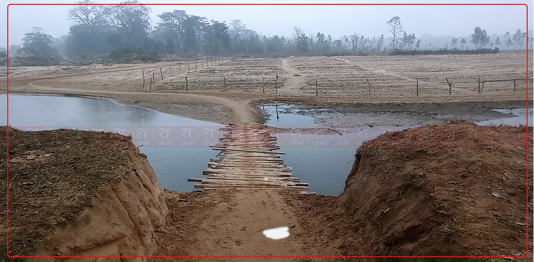   ठेक्का लागेको ८ वर्षसम्म पनि पुल बनाउने सुरसार छैन