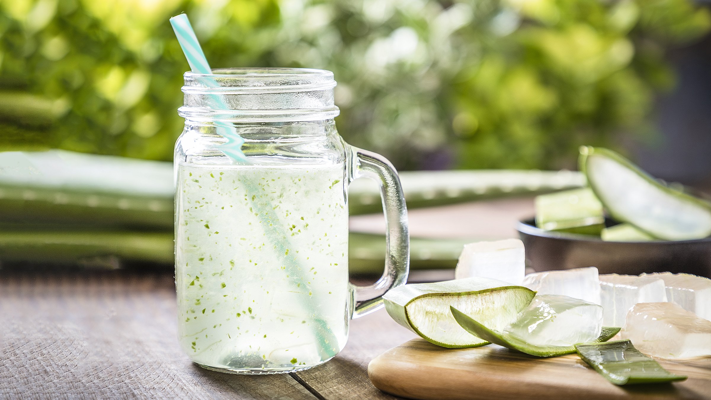 aloe_vera_juice-1244678181