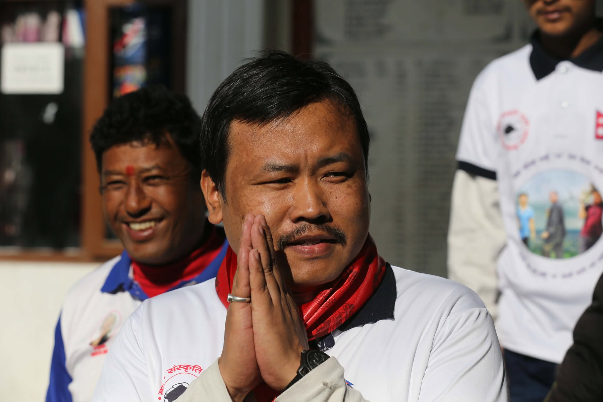 काठमाडौँ– ५ बाट अमित थापाले गराए उम्मेदवारी दर्ता