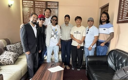 माफी माग्दै गायक अनिल सिंहले हटाए आत्महत्या सोचको भिडियो