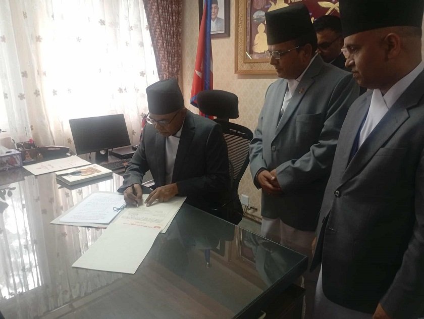 उद्योगमन्त्री सिन्हाको प्रतिबद्धता :  सहिद परिवार र घाइतेलाई रोजगारीको व्यवस्था गरिन्छ