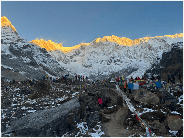 अन्नपूर्ण आधार शिविर र पदमार्गमा सरसफाइ