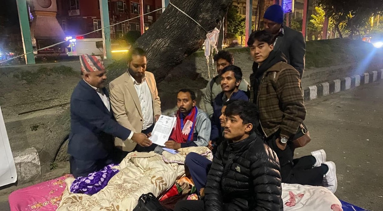   प्रधानमन्त्री र गृहमन्त्रीको प्रतिबद्धतापछि यादव सिंहले तोडे १० दिनदेखिको अनशन