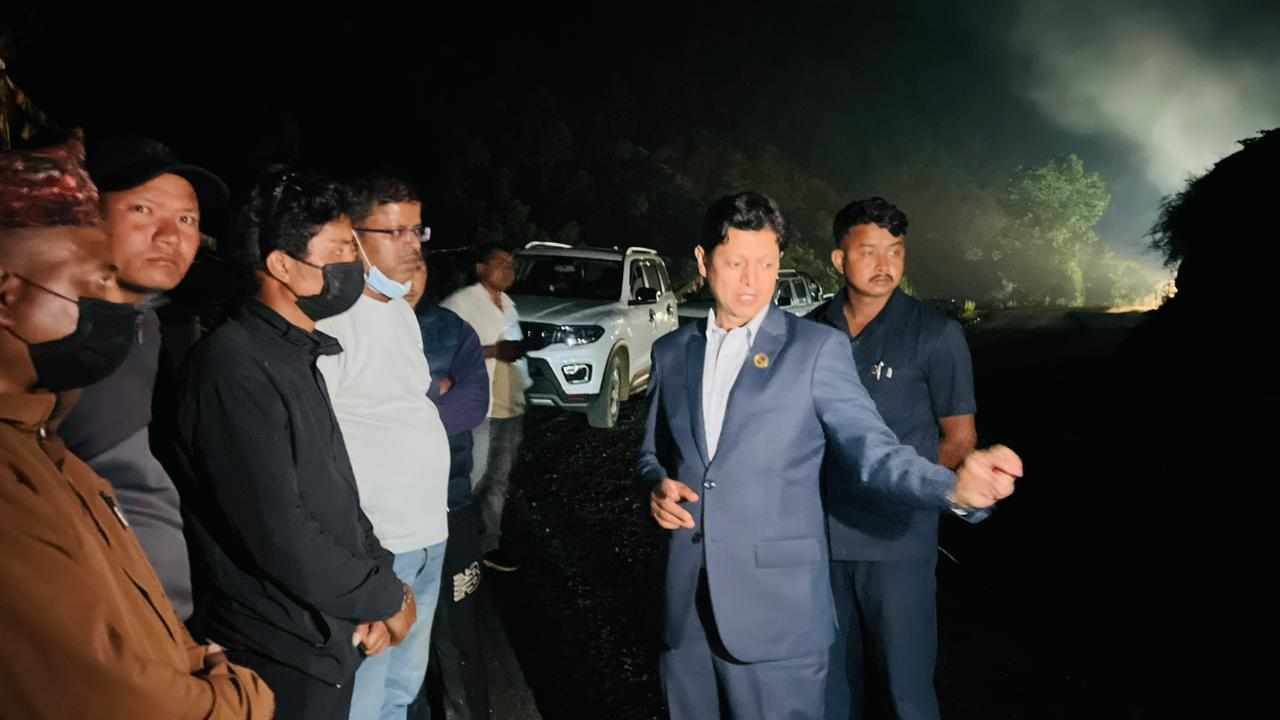 सडकको आकस्मिक अनुगमन गर्दै मन्त्री मास्केले भने - गुणस्तरमा कम्प्रमाइज हुँदैन