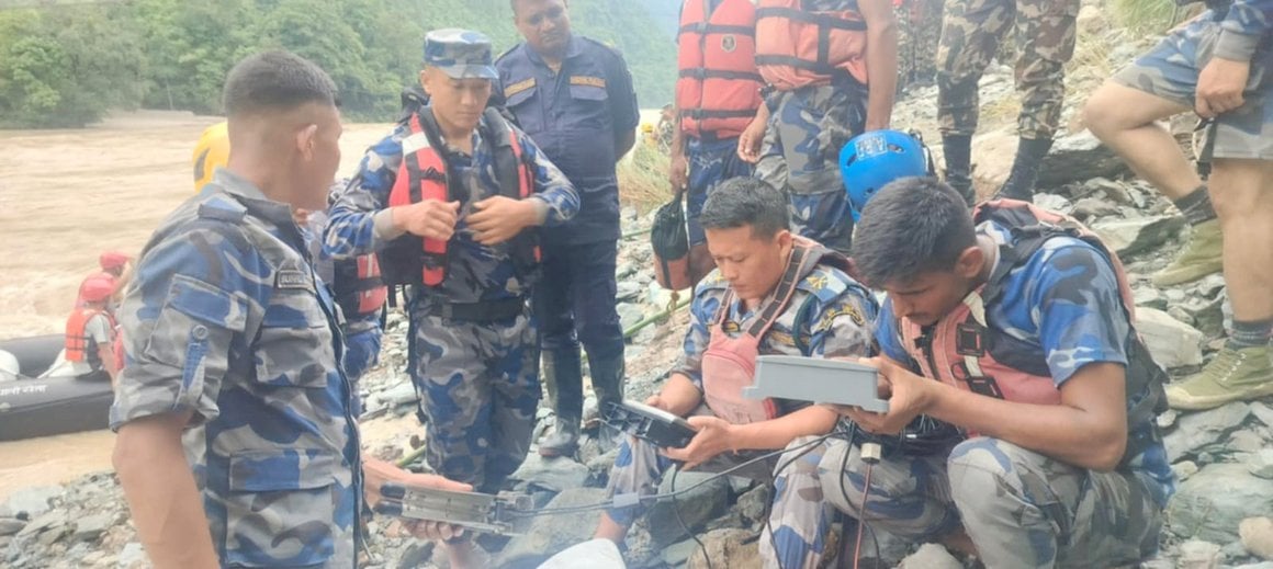 त्रिशूलीमा बेपत्ता बस र यात्रुको खोजीमा सशस्त्रका ९० जना परिचालन, गोलाघाटसम्म खोजी गरिने