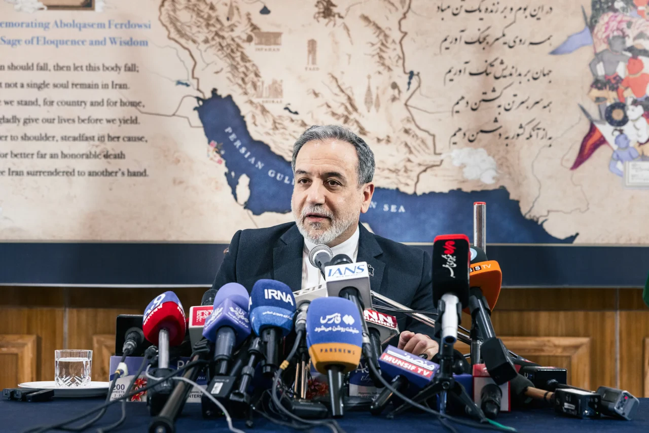 Iran's Foreign Minister States War Will Not End Without Lebanon's Resolution