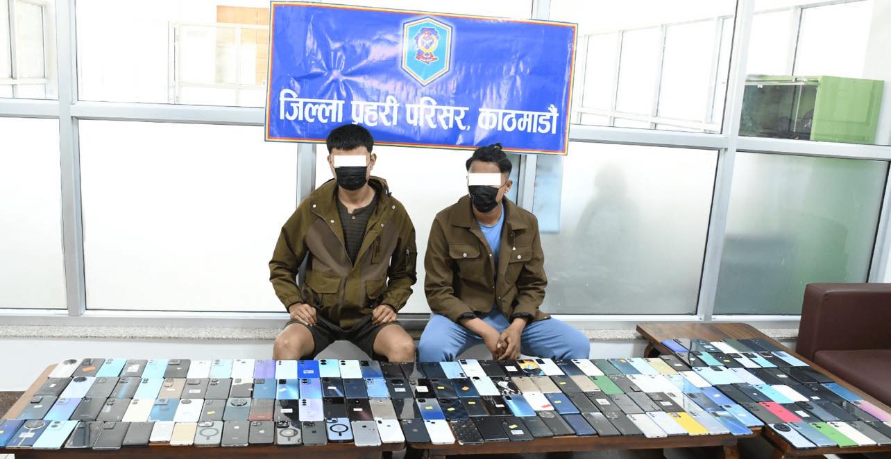 राजधानीबाट १६८ थान अवैध मोबाइलसहित दुई जना समातिए