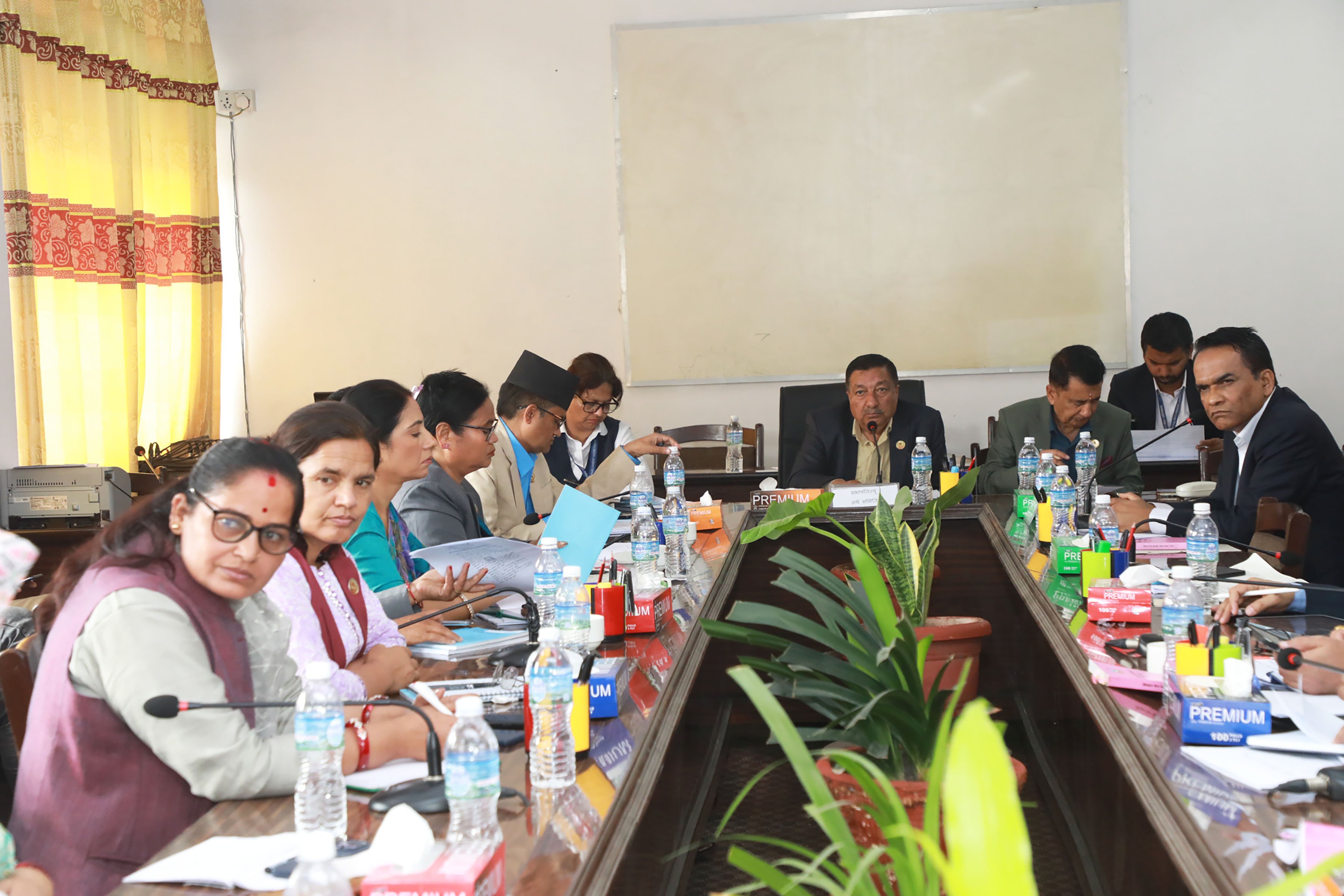 बैंकर र व्यवसायी छुट्याएरै छाड्ने राष्ट्र बैंकको अडान