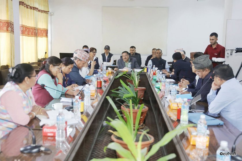   अर्थ समितिमा सांसदबिच नोकझोक