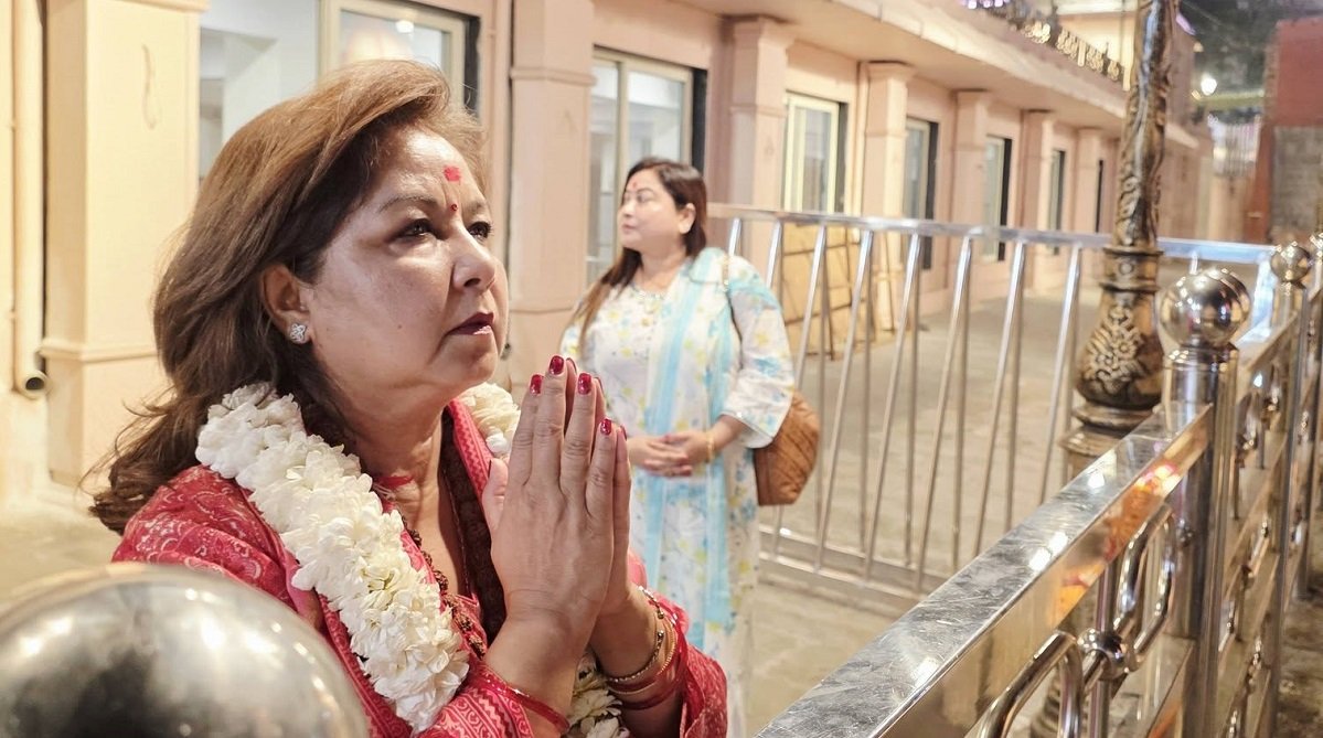   निर्वाचनको मुखमा देउवा दम्पती नै मुलुक बाहिर