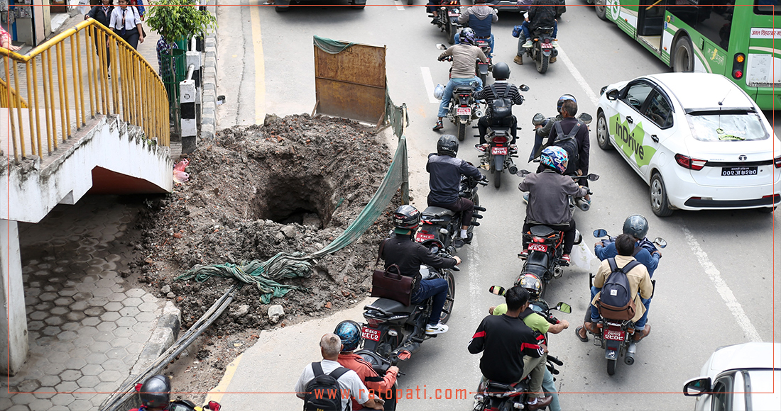   असारे विकासले अस्तव्यस्त, तस्बिरहरू
