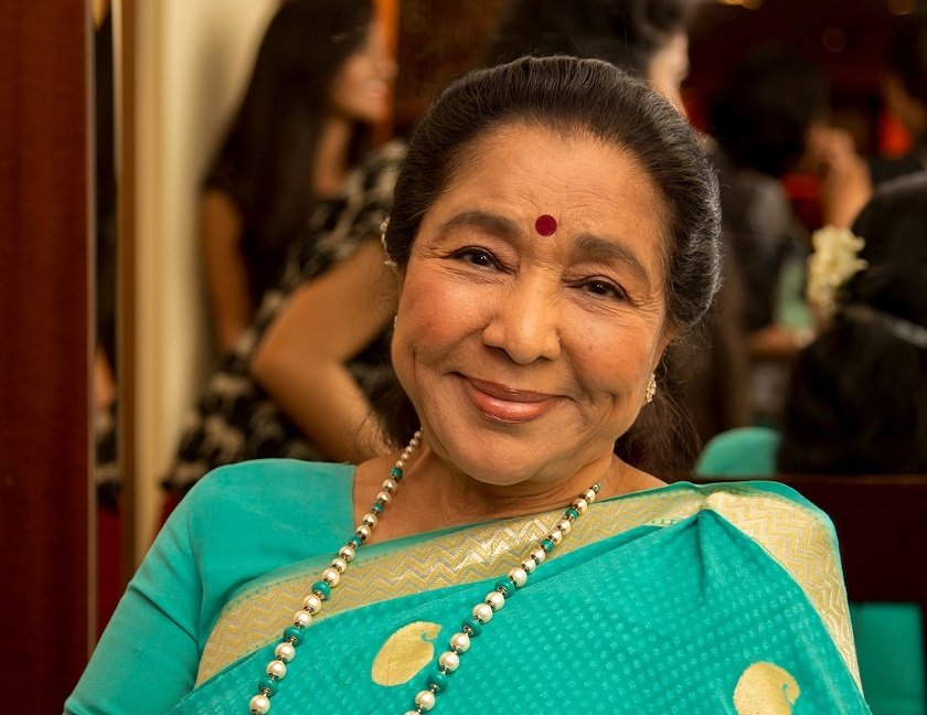 दिग्गज गायिका आशा भोसलेलाई हृदयघात, अवस्था गम्भीर