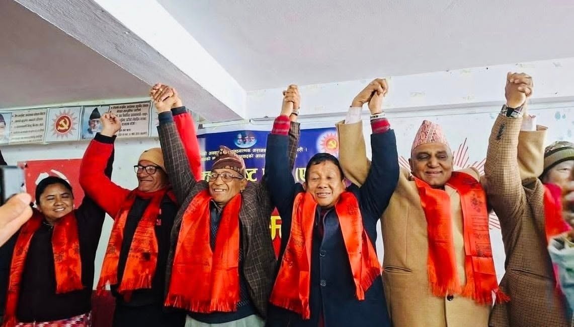   दोलखामा शिव भण्डारीसहितका नेताहरू एमालेमा समाहित