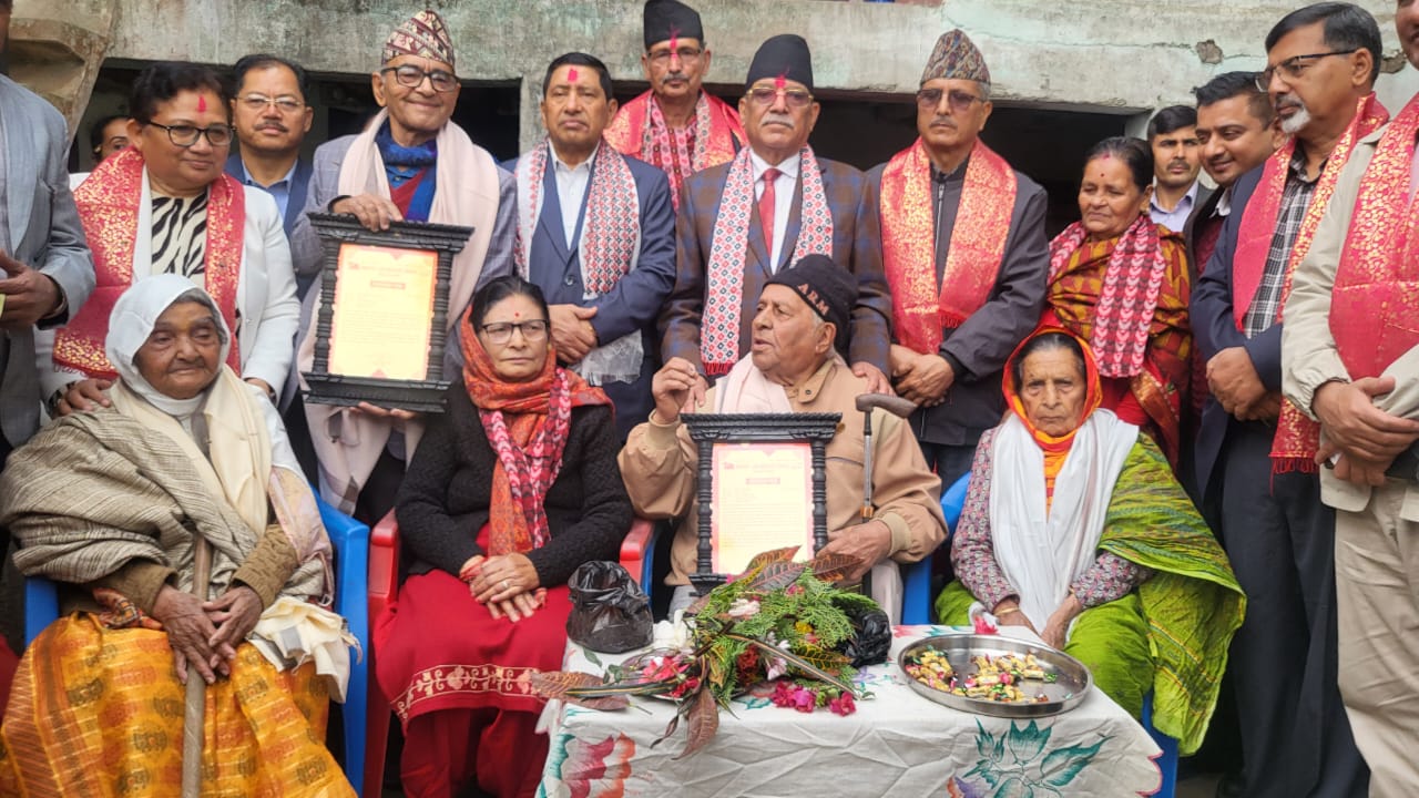 हिजो विद्रोहको प्रतीक रहेको झापाबाट आज प्रतिक्रान्तिको खतरा देखियो : प्रचण्ड