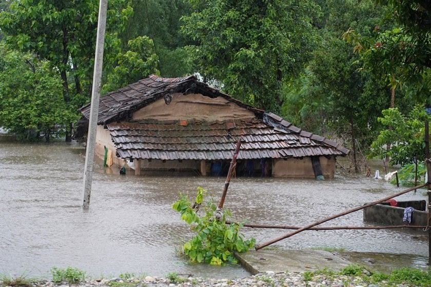 बाढी पहिरोमा परेर हालसम्म ७० जनाको मृत्यु, पाँच बेपत्ता