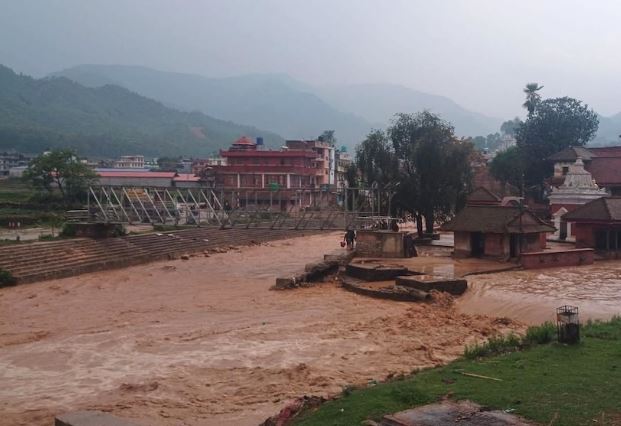 बर्खा नलाग्दै काभ्रेकाे पनौतीमा बाढी