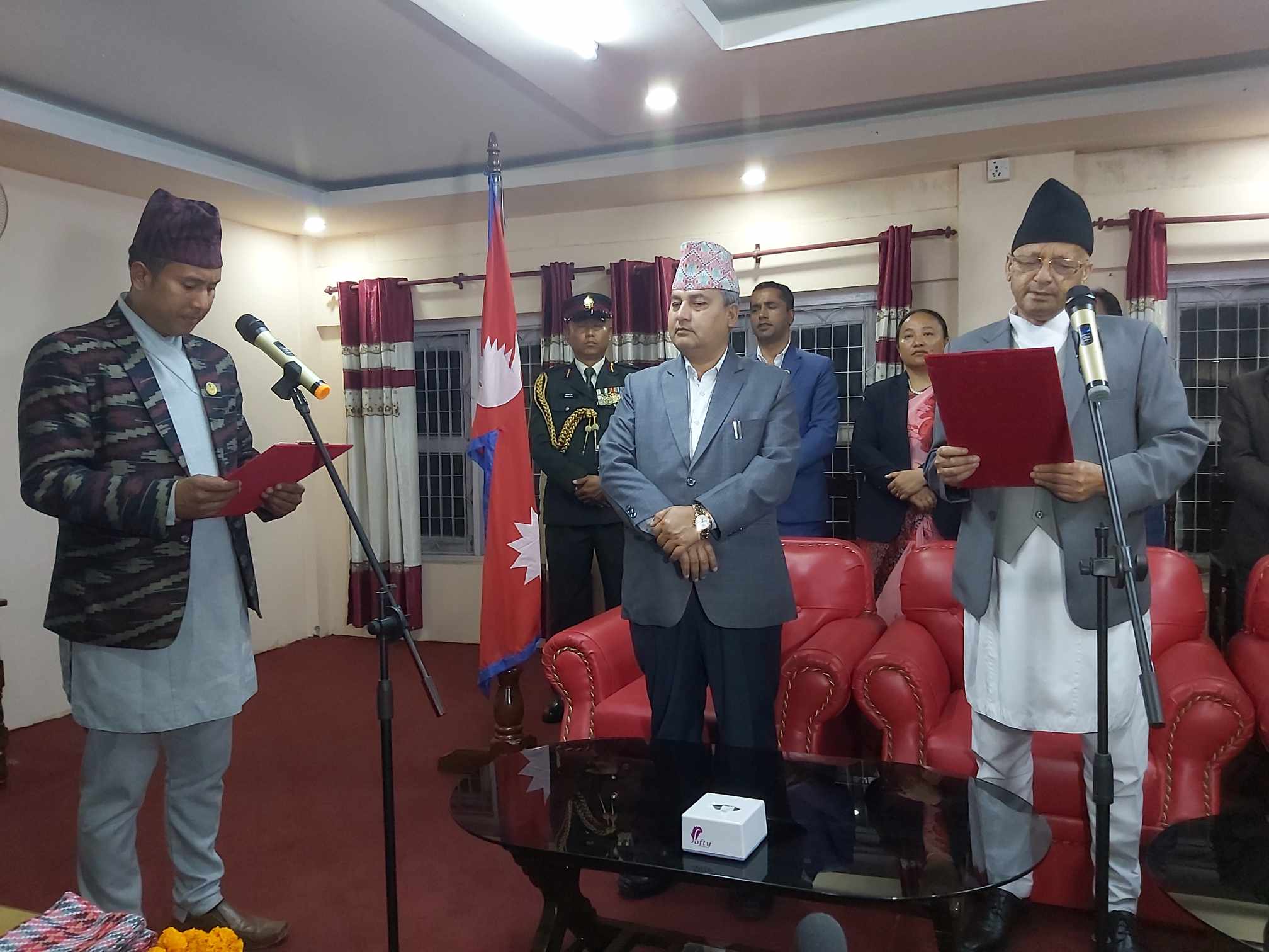 बागमती सरकारमा हाम्रो नेपाली पार्टीको प्रवेश, बज्राचार्यले लिए मन्त्री पदको शपथ