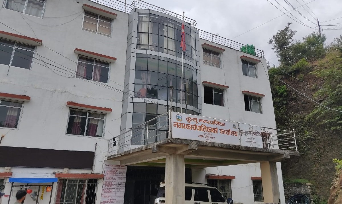 दुल्लू नगरपालिकाले ल्यायो १ अर्ब ५ करोडको बजेट