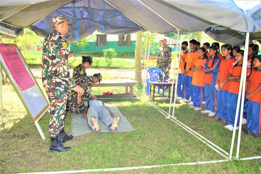 नेपाली सेनाद्वारा विद्यार्थीलाई वन्यजन्तु संरक्षणसम्बन्धी चेतना