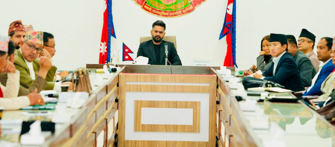   प्रधानमन्त्रीले मन्त्रीपछि सांसदहरूसँग गरे सिंहदरबारमा छलफल