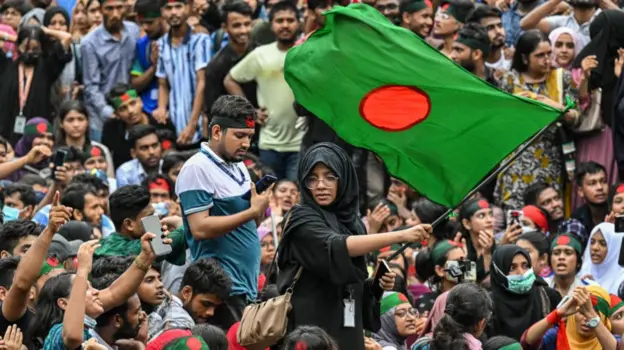 विद्यार्थीको प्रदर्शनपछि बंगलादेशका प्रधानन्यायाधीशद्वारा पदबाट राजीनामा