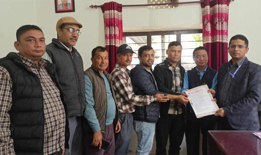   बारा–पर्सा औद्योगिक करिडोरका मजदुरले सुविधा माग्दै बुझाए ज्ञापनपत्र