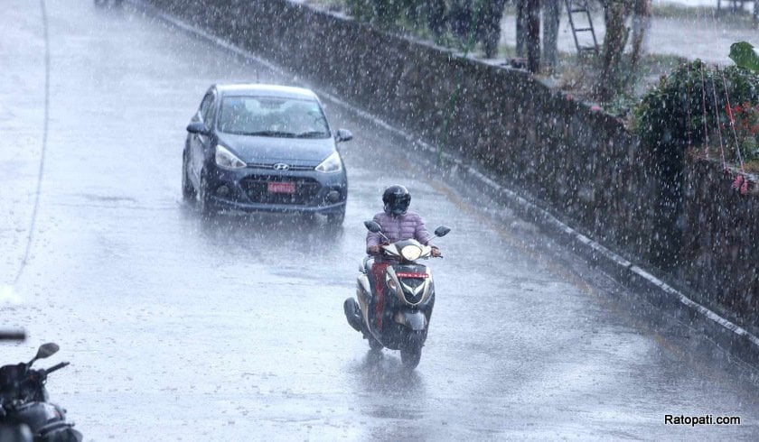 काठमाडौँमा हल्का वर्षा (तस्बिरहरू)