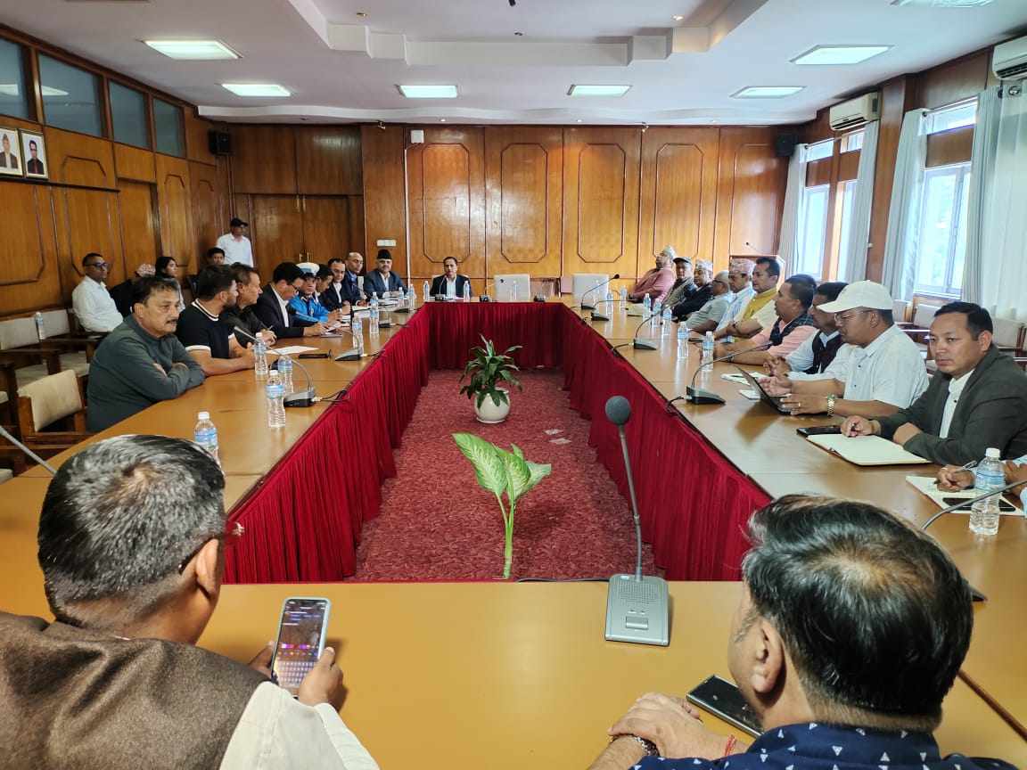 सरकार र यातायात व्यवसायीहरूबिच दोस्रो चरणको वार्ता सुरू
