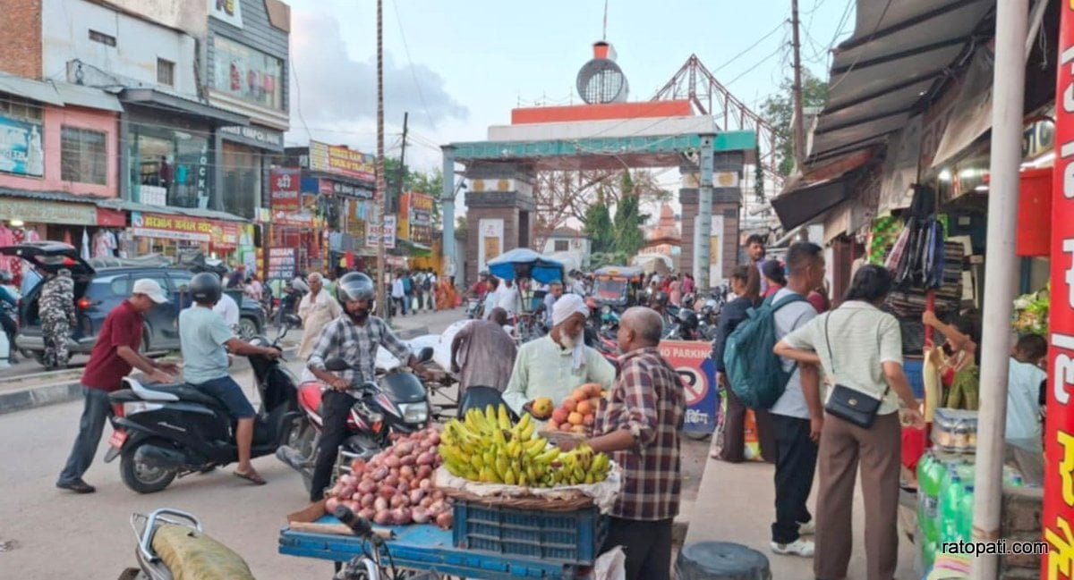 तस्बिरमा हेर्नुहोस् सुनौली बजारमा उपभोक्ताको भिड