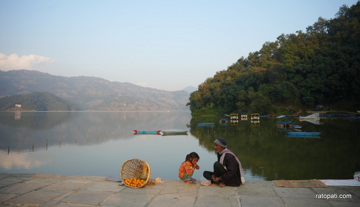 कोलाहलभन्दा पर शान्त बेगनास (तस्बिरहरू)