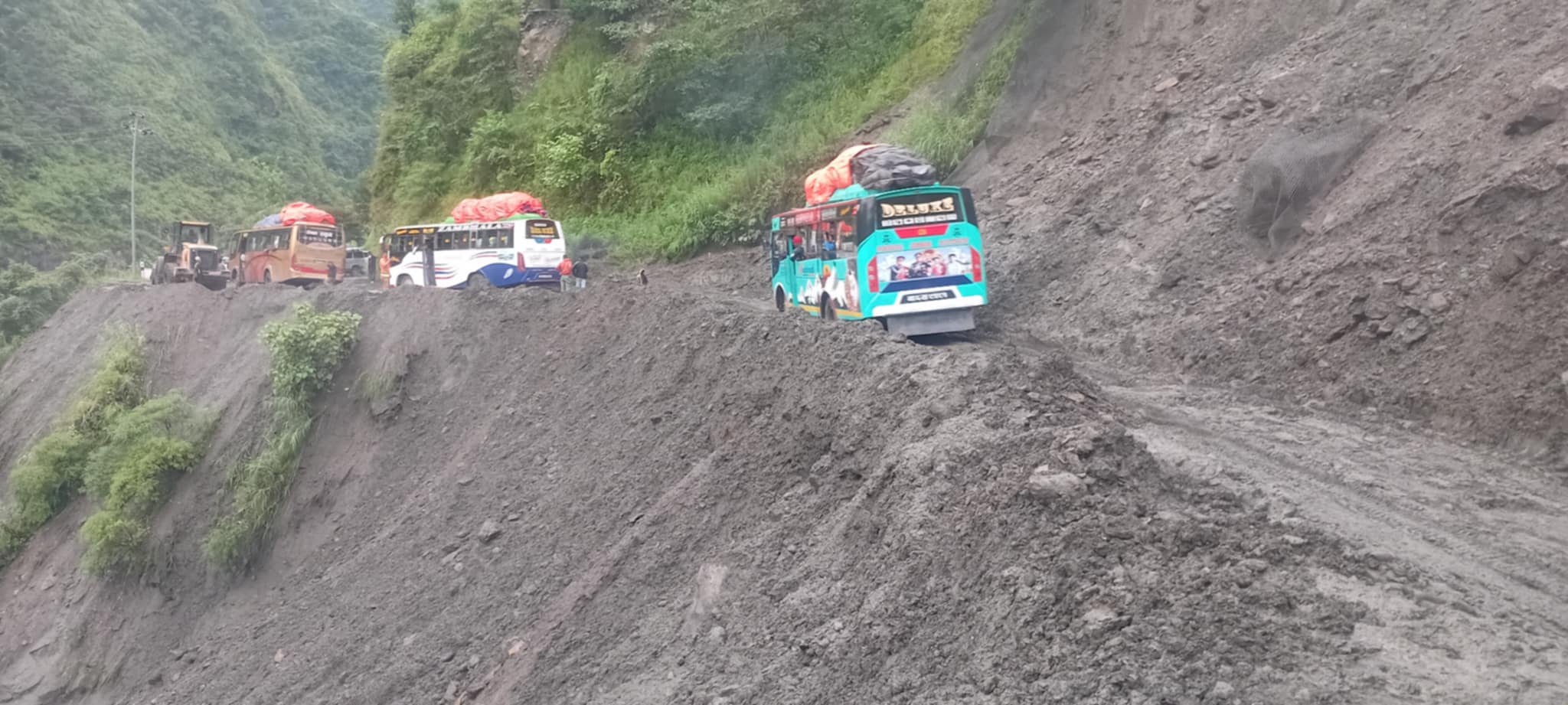   पहिरोले बेनी–जोमसोम सडकको म्याग्दी खण्ड अवरुद्ध