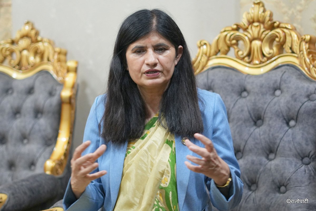   निजामती सेवाले नागरिक केन्द्रित र छरितो सेवा दिनुपर्छ: मन्त्री न्यौपाने