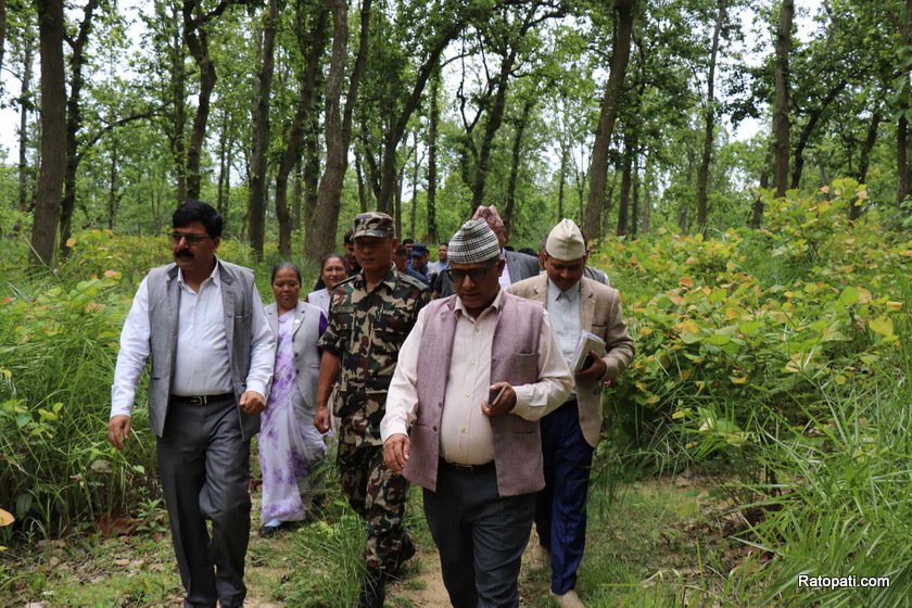 मुख्यमन्त्री, मन्त्रीदेखि सांसदले गरे सम्भावित औद्योगिक करिडोरको निरीक्षण (तस्बिरहरू)