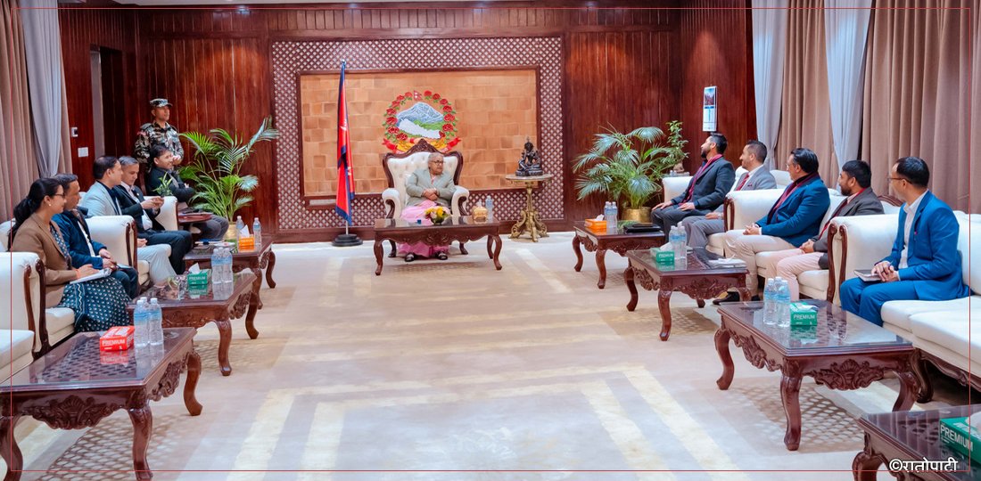   बालुवाटारमा दुई घण्टादेखि प्रधानमन्त्री र रवि लामिछानेबिच छलफल