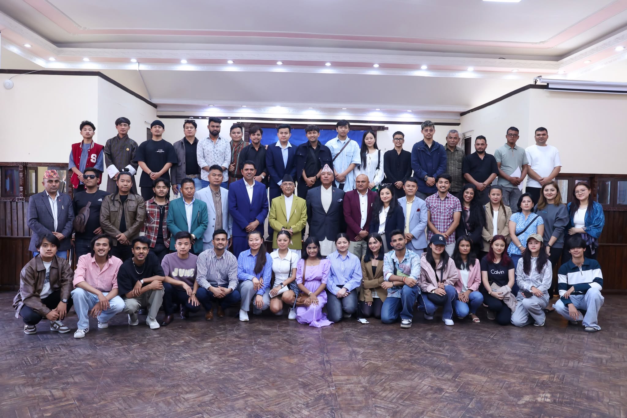 प्रधानमन्त्री र  ‘मेरो डान्स युनिभर्स’ र ‘मेरो भ्वाइस युनिभर्स’ शृङ्खलाका प्रतियोगीबीच भेटवार्ता