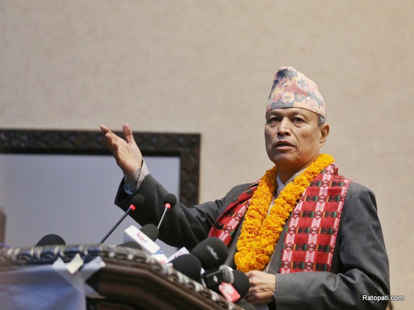   भीम रावलको प्रश्न : विदेशी सेनाको विमान काठमाडौँमा ओर्लियो, सरकार कहाँ छ ?