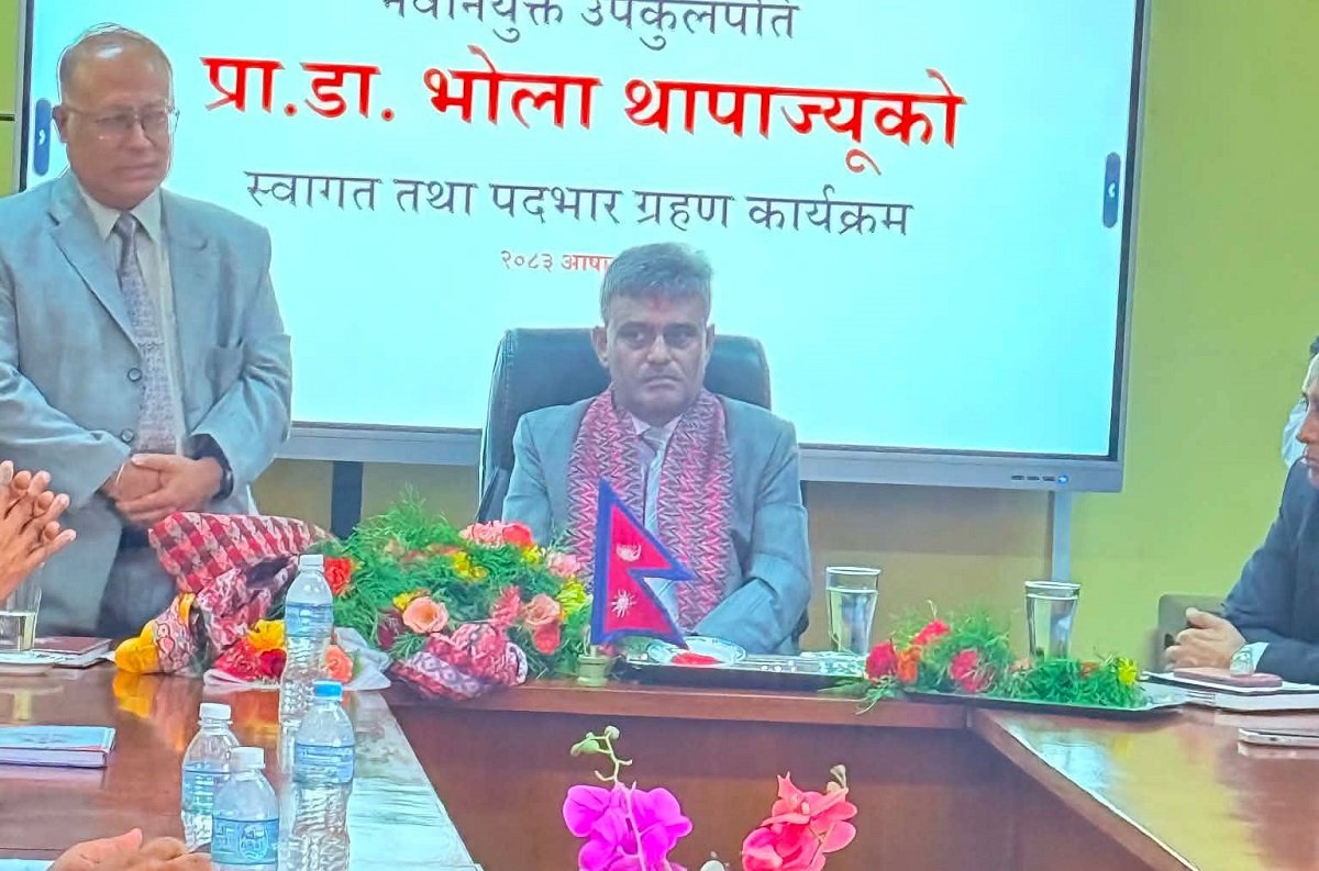 पदभार ग्रहण गर्दै त्रिविका नवनियुक्त उपकुलपतिले भने– मलाई बाहिरबाट आएको नसम्झिदिनुहोला