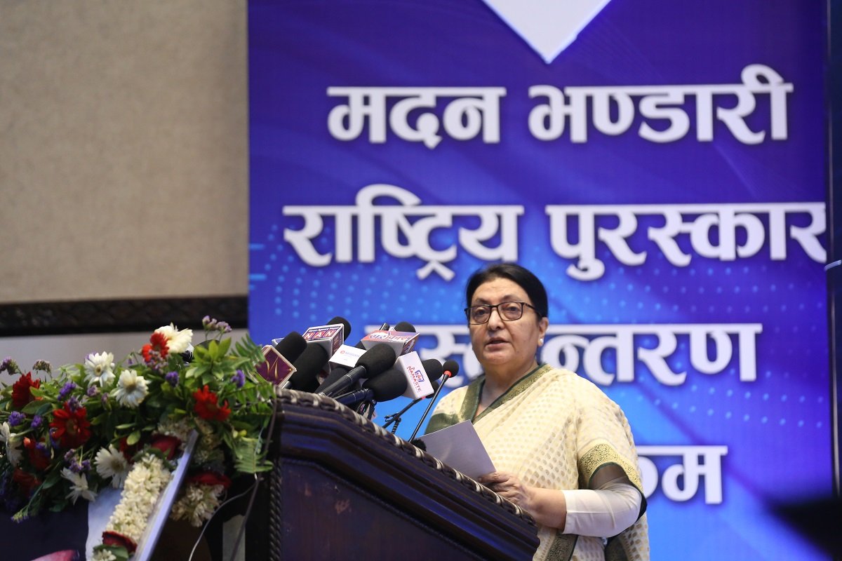नेपालको कम्युनिस्ट आन्दोलन नयाँ अवसर र चुनौतीको सङ्घारमा छ : पूर्वराष्ट्रपति भण्डारी