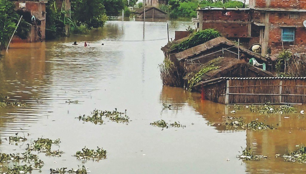   उत्तर प्रदेश र बिहारमा बाढी : हालसम्म ११ जनाको मृत्यु, १० लाख मानिस प्रभावित