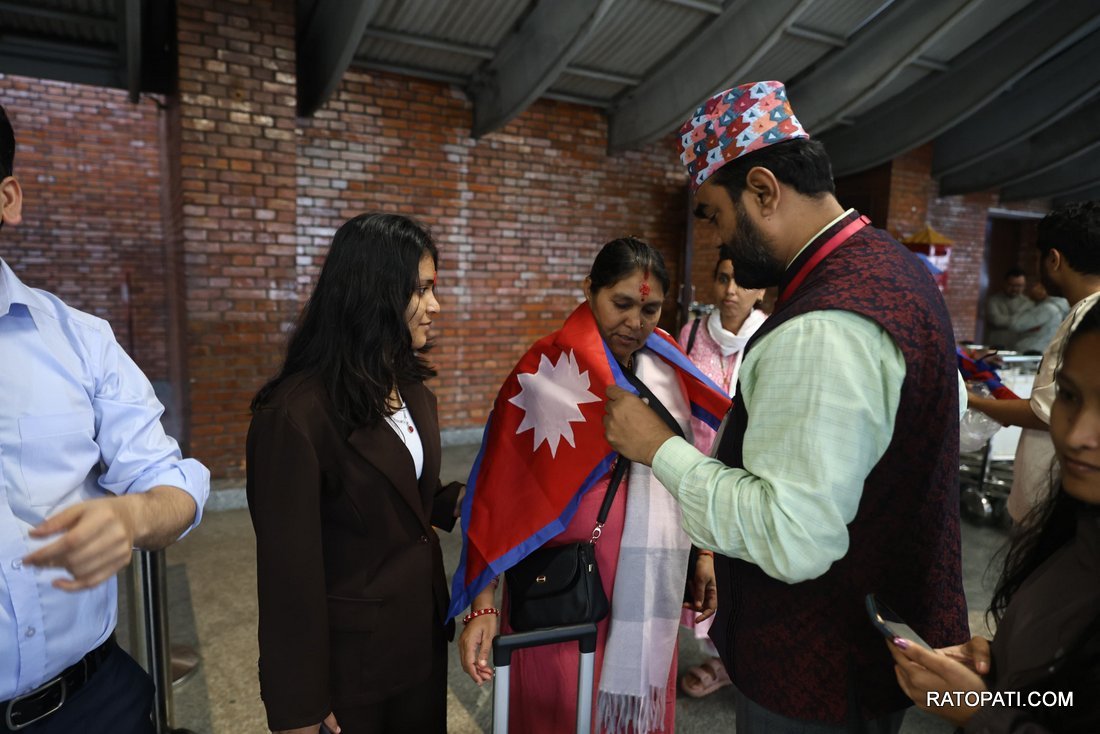 bipin aama bahini (7)