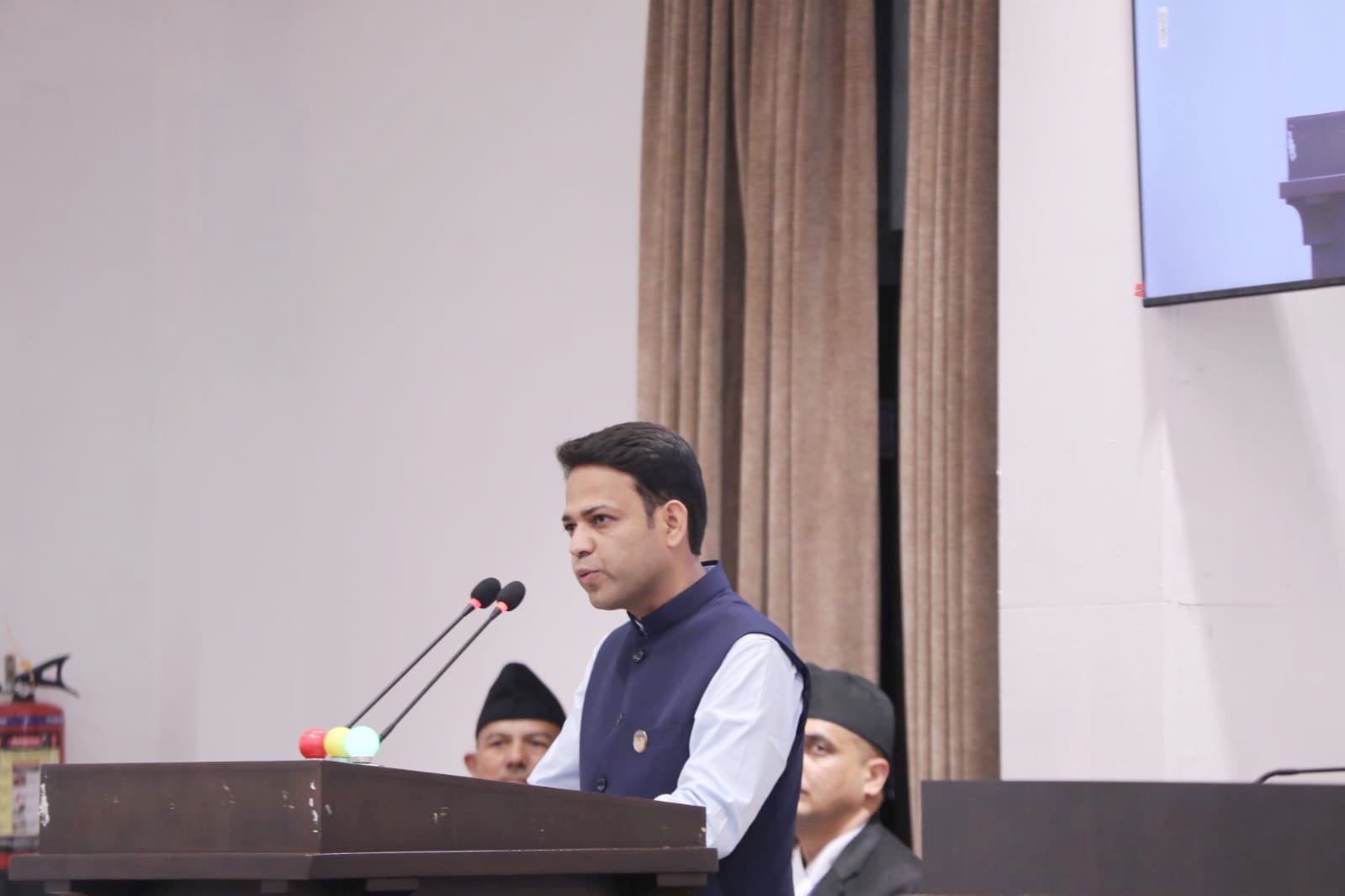 ‘कानुन निर्माणमा दलीय ह्विप अन्त्य गरौँ, सत्तापक्ष र प्रतिपक्षको पुरानो भाष्य तोडौँ’