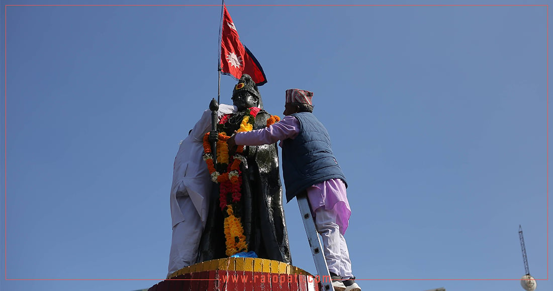 स्वर्गीय राजा वीरेन्द्रको जन्मजयन्तीमा सालिकमा माल्यार्पण, तस्बिरहरू